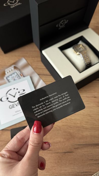 Жіночий швейцарський годинник GEVRIL