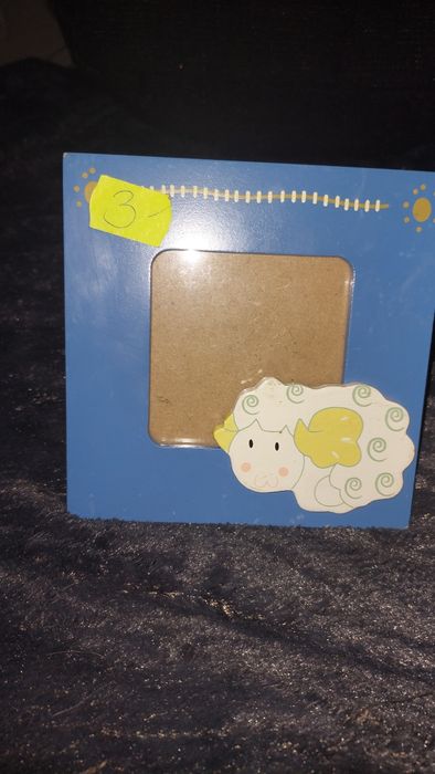 Nowa Ramka na zdjęcie niebieska z białą owieczką owcą