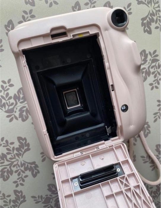 Фотоапарат Instax Mini 11