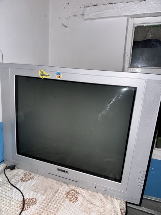 Телевизор Digital 70см диагональ