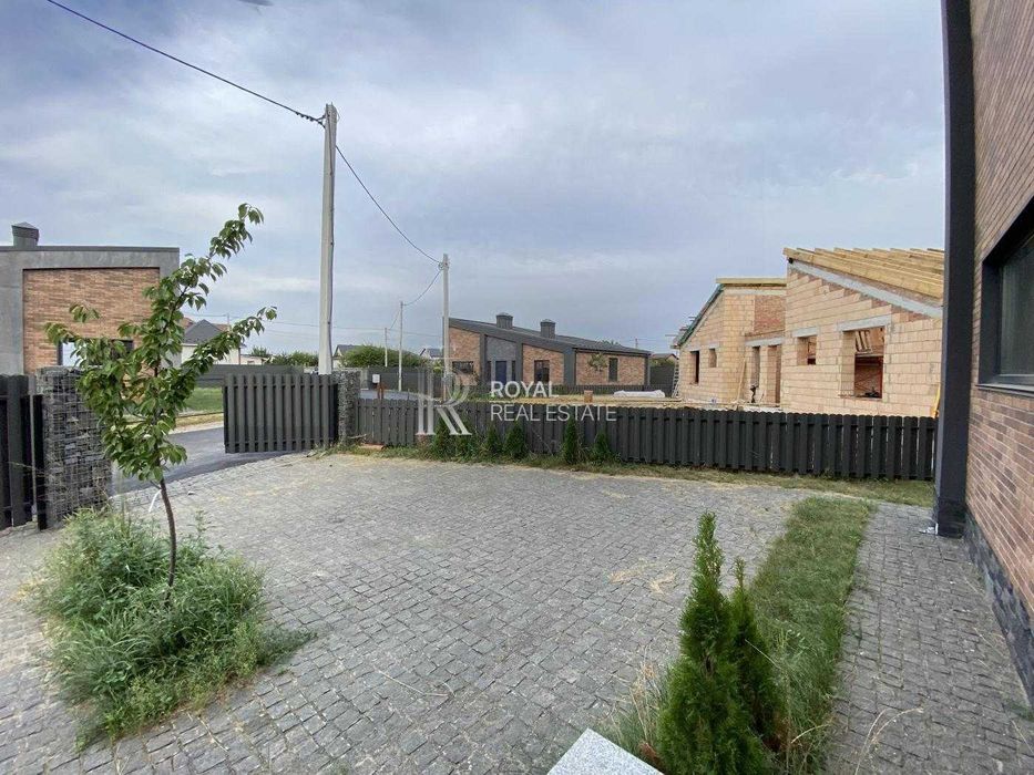 Продаж Будинок КМ COUNTRY VILLA Мала Олександрівка 130 м² 4 кімнати 5,01 сотки Закрита територія Високі стелі Паркінг