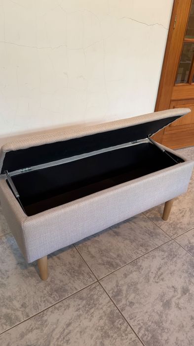 Banqueta Estofada com Arrumação | Bege