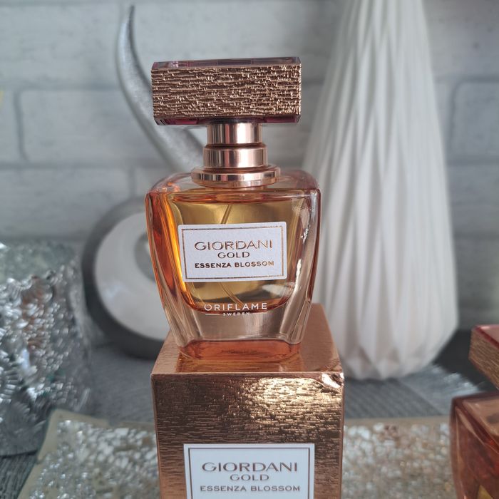 Perfumy Giordani Gold Essenza Blossom Oriflame