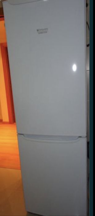 Ofereço Frigorífico Combinado Hotpoint-Ariston