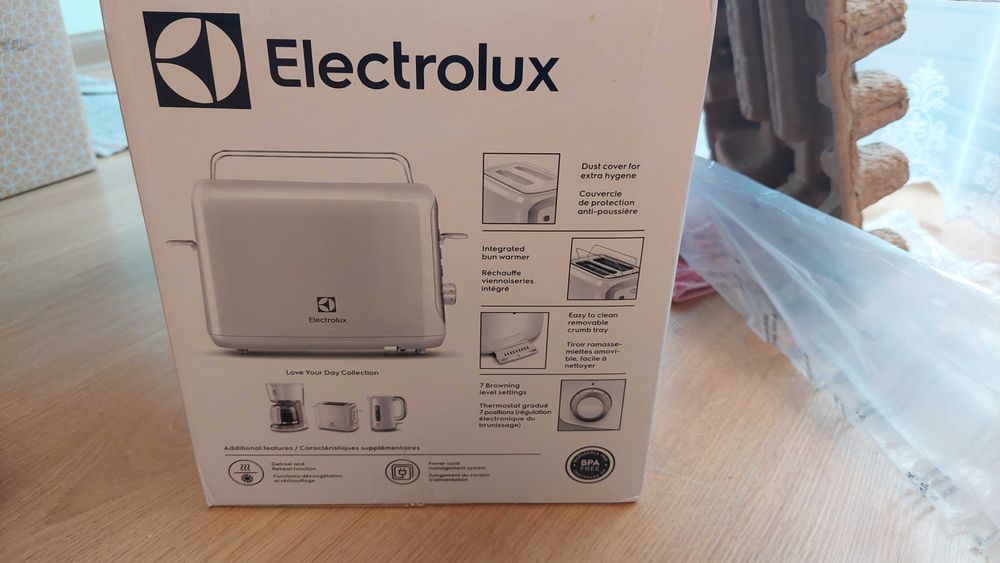 Toster Electrolux biały