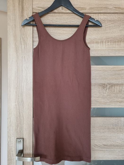 Sukienka prążkowana brązowa Pull & Bear