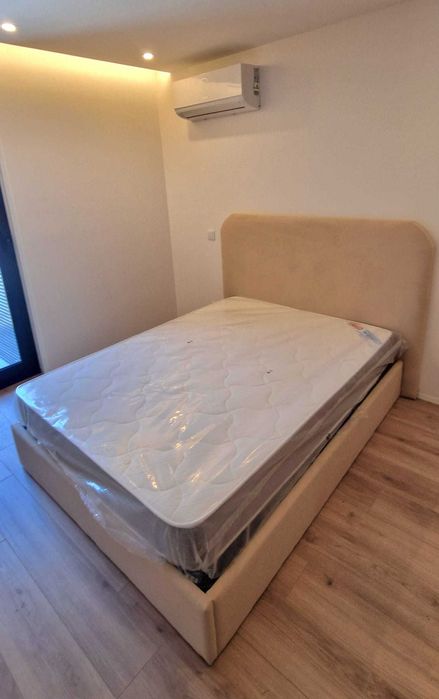 Camas De Casal Estofadas ALTA GAMA - MODELO LISA REDONDA - Top de Gama 190x140m Estrado Incluído!! 289 €