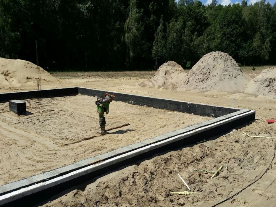 Piasek piach kopalniany zagęszczalny do betonu budowa i remont transport