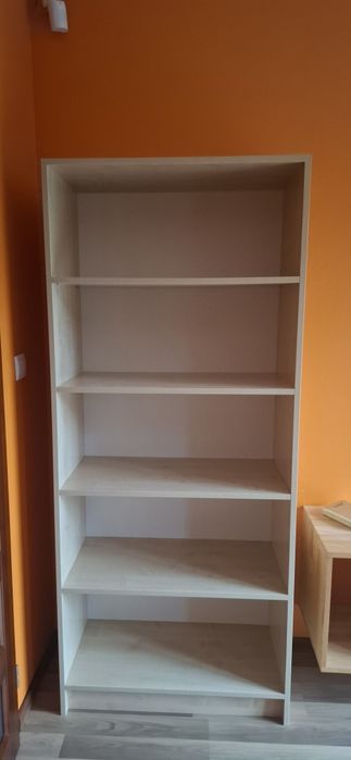 Regał na książki. Stan idealny.