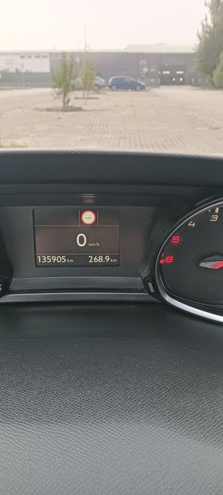 Peugeot 308 1.5 hdi 2018  135000 mil — photo 2