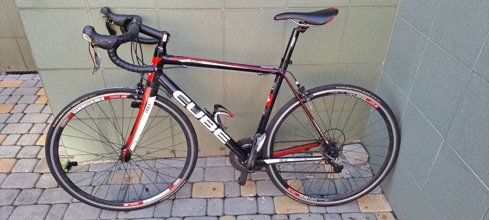 Rower Szosowy Cube