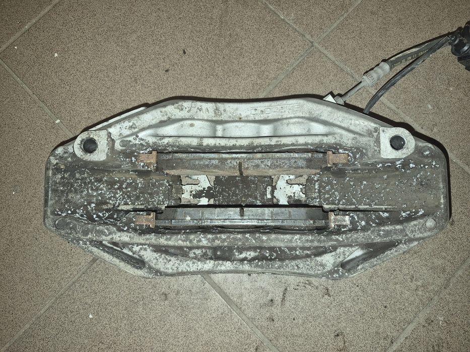 Audi q7 4m zacisk hamulcowy 4 M0 .615.106AR