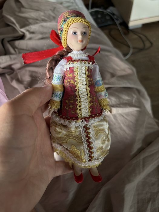 лялки фарфорові