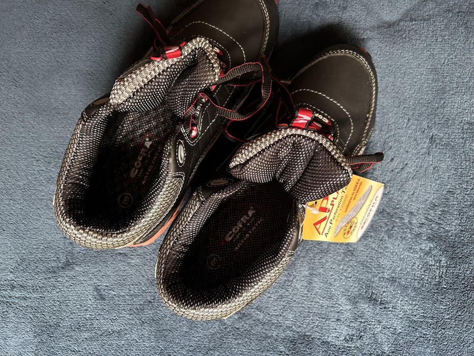 Botas de segurança biqueira de aço. Novas.