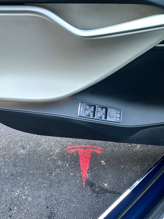 Tesla model S P100D