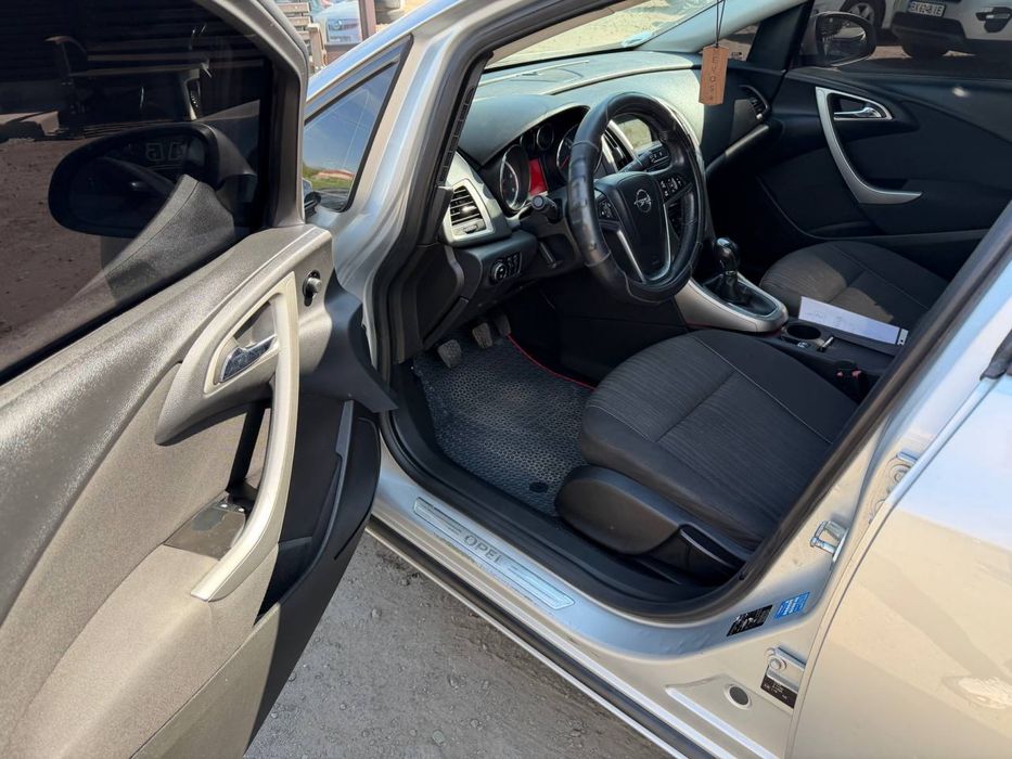 Opel Astra j 2010