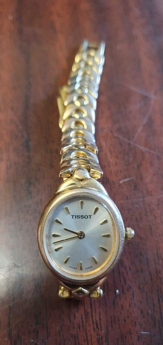 Часы женские TISSOT классические