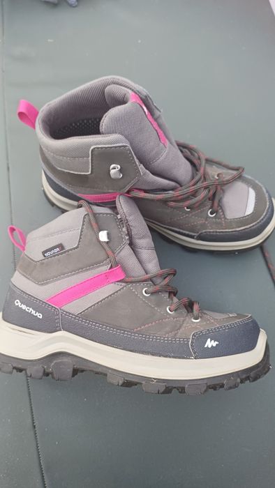 Botas de menina como novas