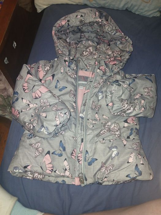 Куртка на дівчинку