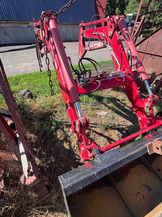 Фронтальний навантажувач PGF-1600 Червона Зірка