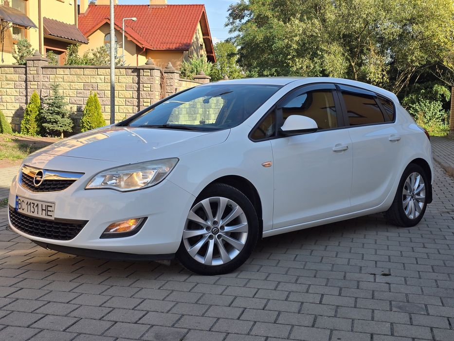 Opel Astra J 1.3 Diesel 2011 рік