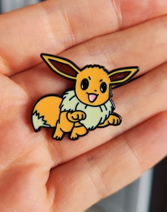 Pokemon Eevee - metalowy pin przypinka broszka.