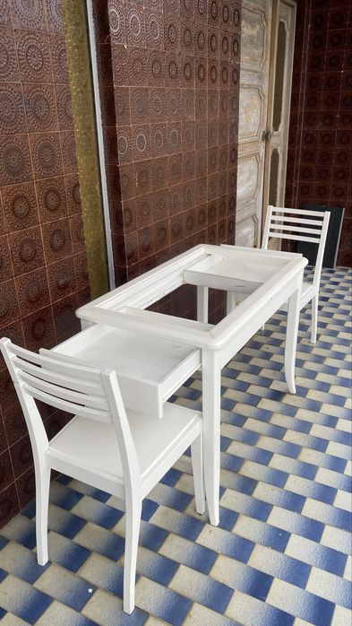 Conjunto de mesa branca