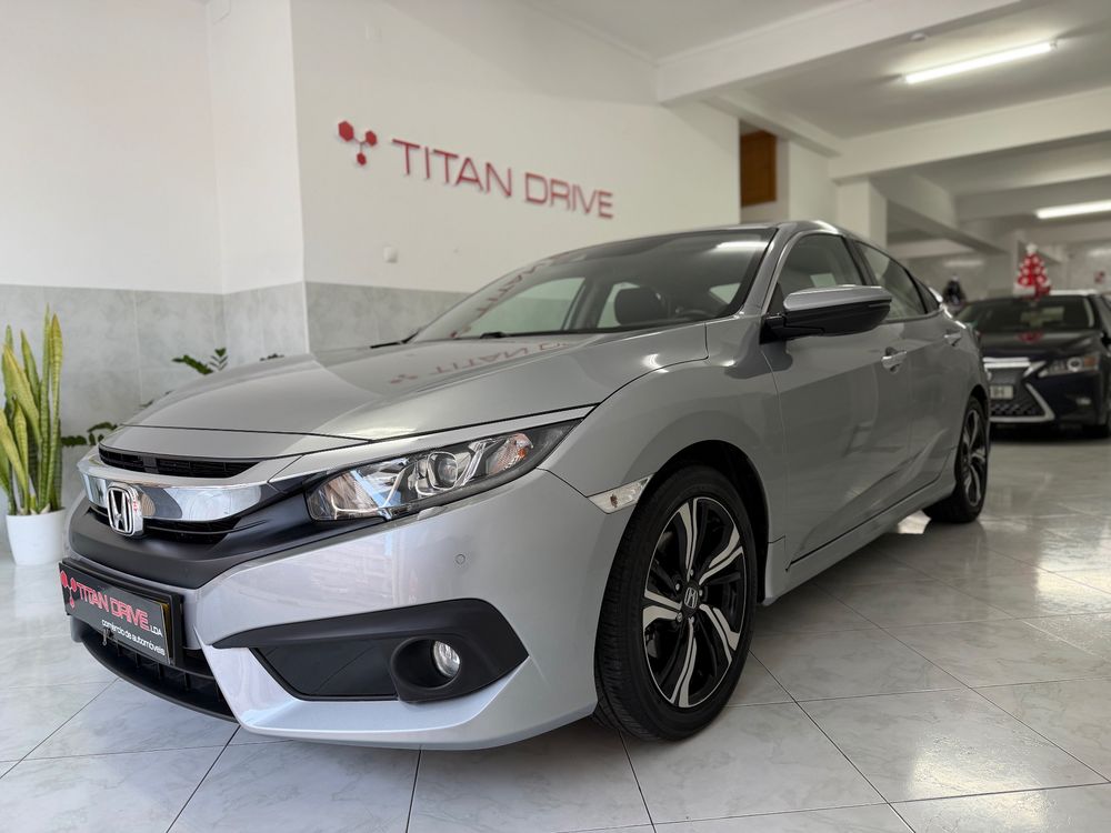 Honda Civic 1.5 i-VTEC Elegance Navi CVT