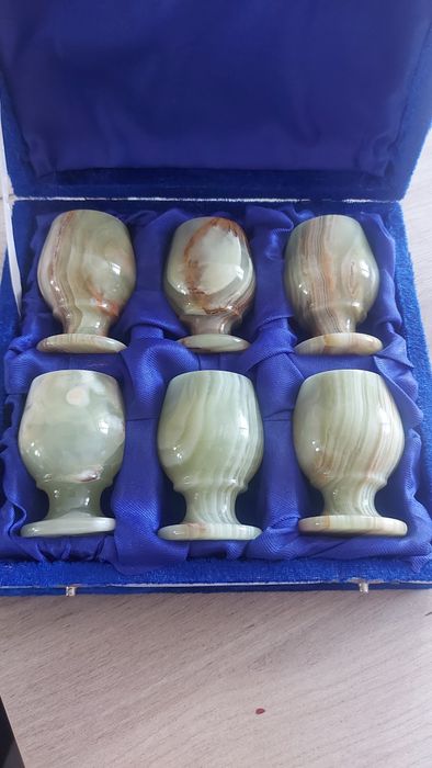 Рюмки из камня оникс