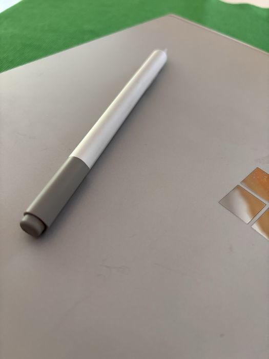 Microsoft Surface Book 2 i7 16gb RAM