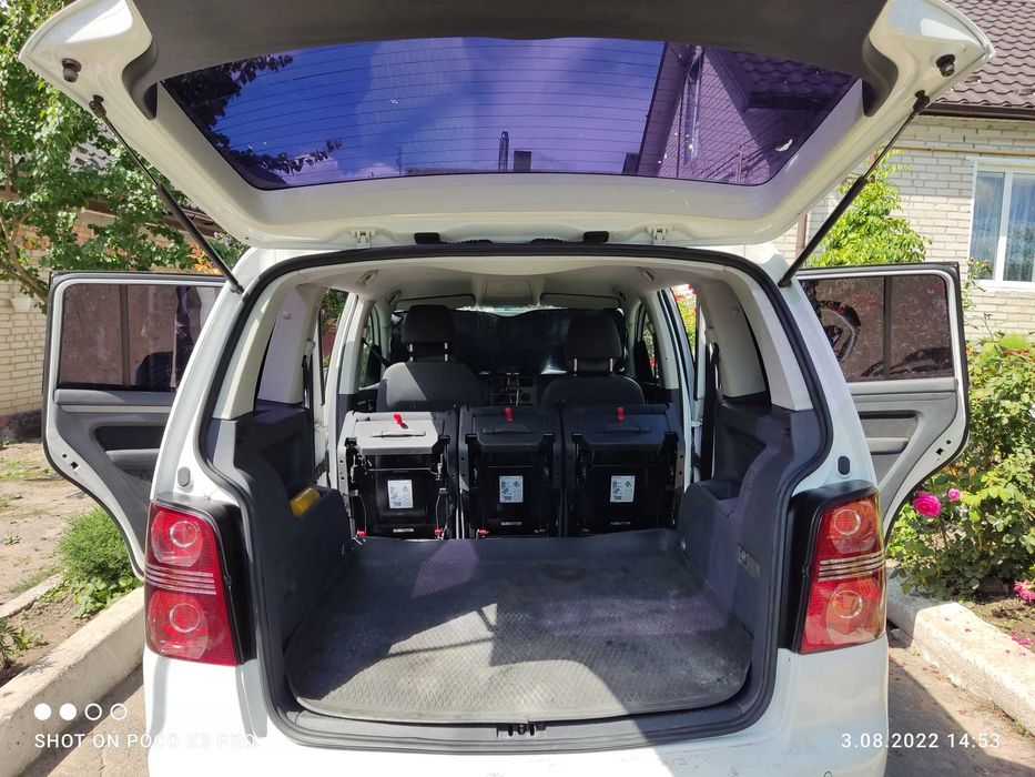 Продам машину Volksvagen Touran