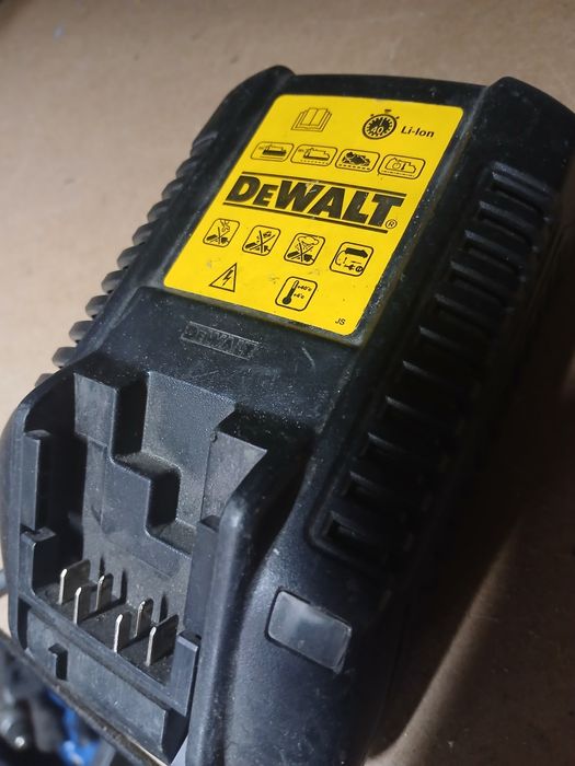 Ładowarka do narzędzi DeWallt - sprawna