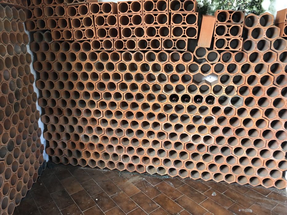 Tijolos garrafeira usados