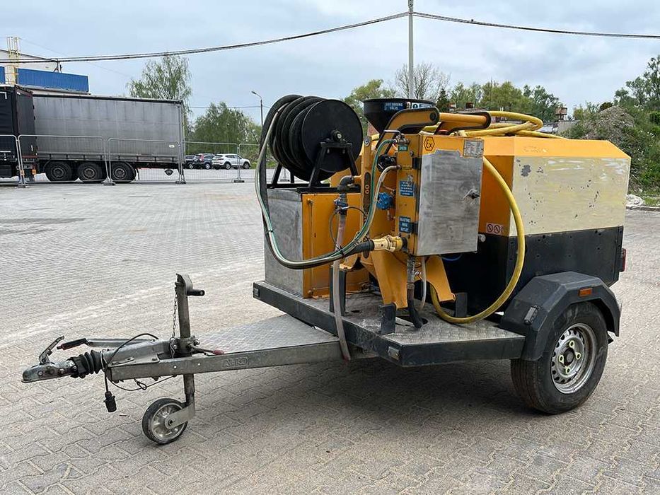 Piaskarka hydropiaskarka z kompresorem Falcon F60CTM Yanmar 4TNV88, 12 Bar