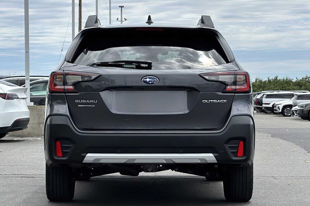 Subaru Outback Limited      2022