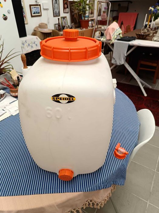 Potes uso alimentar SPEIDEL de 60 litros, com torneira