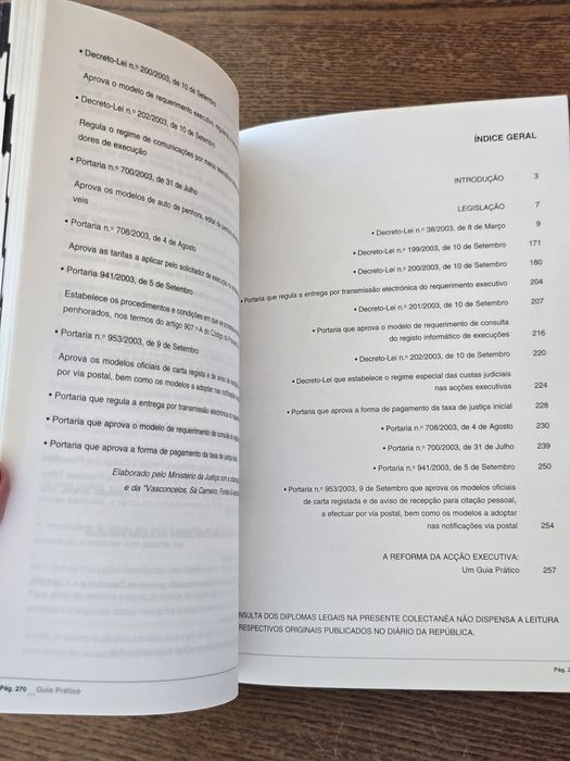 Livros jurídicos / Direito / 1 = 2,5€ / 10 = 20€