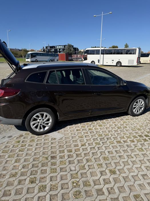 Renault megane Sport tourer 1.5 dci Dynamique S — photo 2