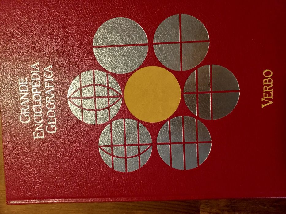 Enciclopédia composta por 7 livros