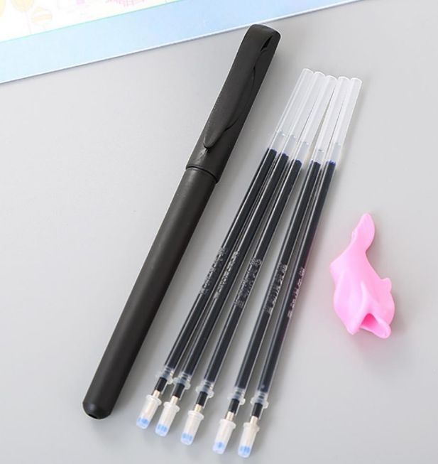 Синя кулькова ручка з зникаючою пастою і тримачем пера