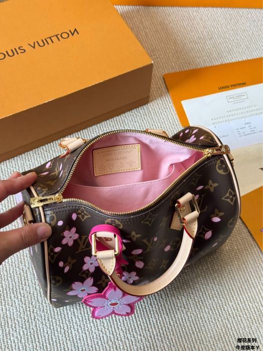 Louis Vuitton Cherry Blossom — стиль, що зачаровує | 30 см: 3 750