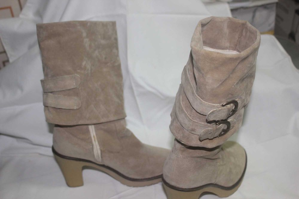 Botas de cano beje nº 36  usadas