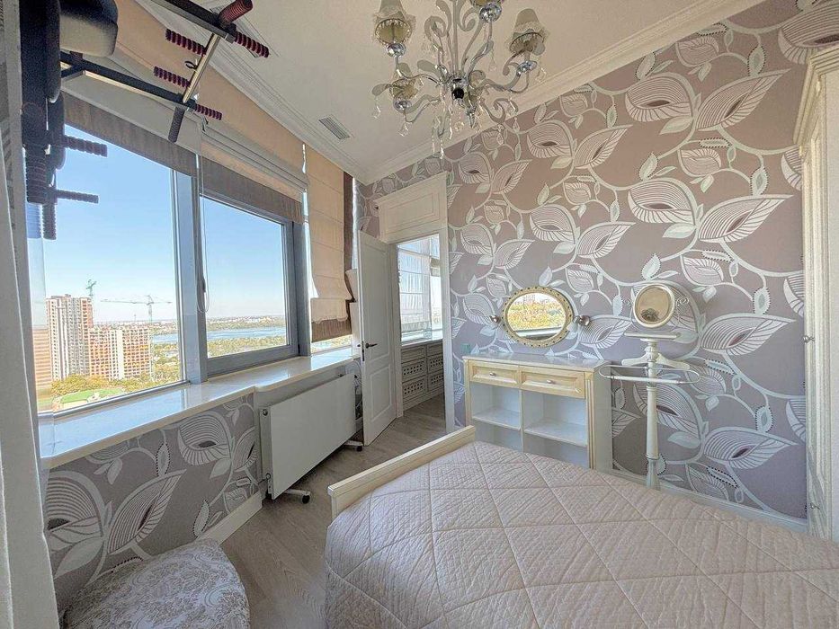 Три спальни! Генератор! ЖК Славия. Продам квартиру в Днепре. Срочно.