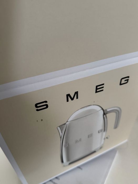 Czajnik Smeg Nowy srebrny