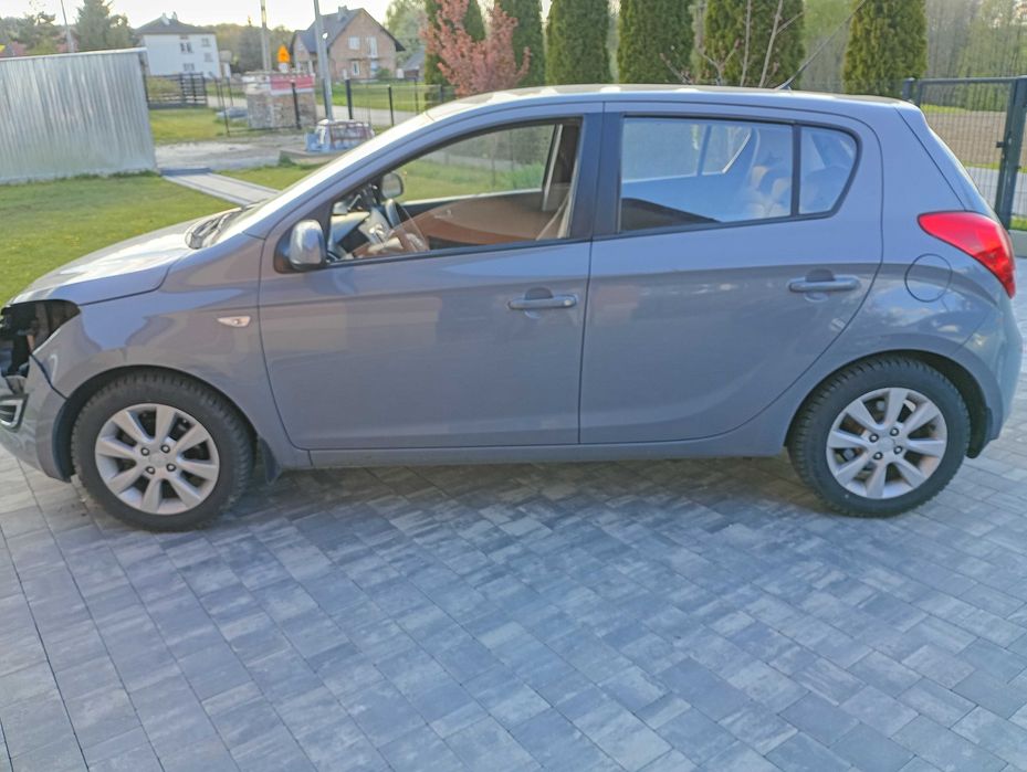 Hyundai i20 uszkodzony