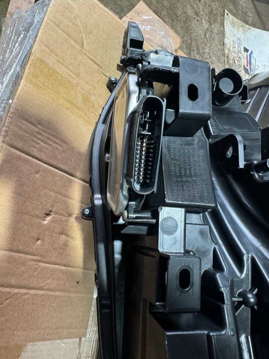 Zestaw Przód Zderzak Pas Przedni Lampy LED Chłodnice Toyota Sienna IV XL40 2021 Hybryda