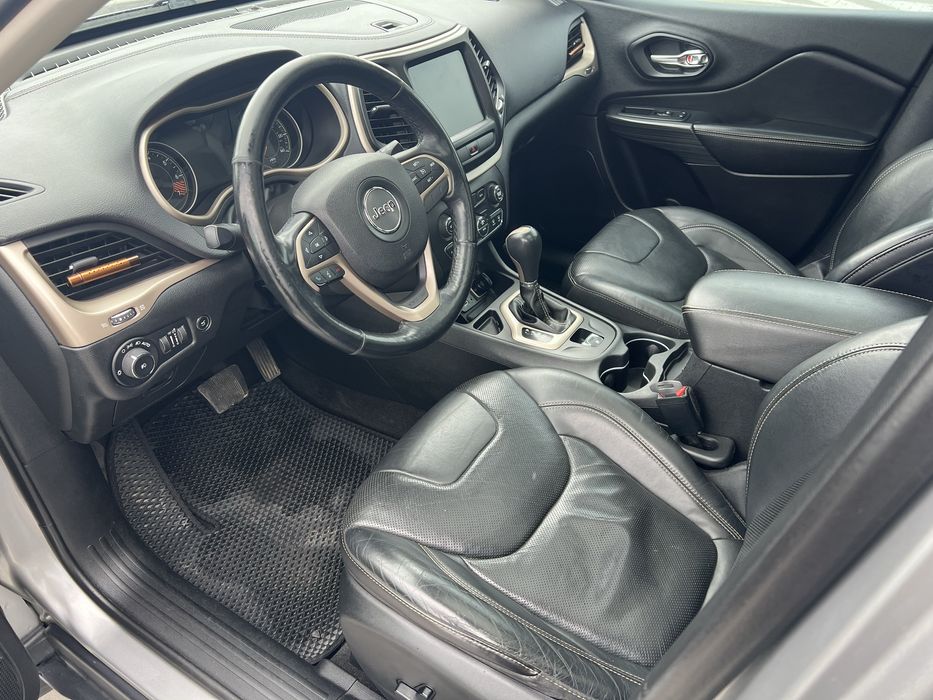 Джип Чероки 2015, 2.4 газ бензин