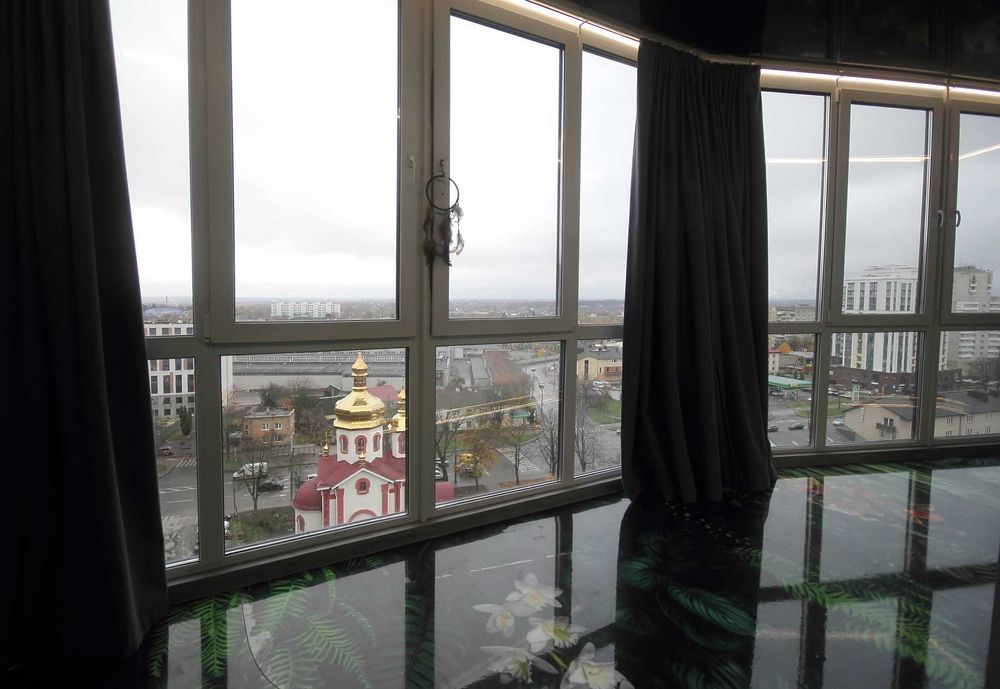 Продаж Великогабаритна 2-кімнатна новобудова в центрі міста