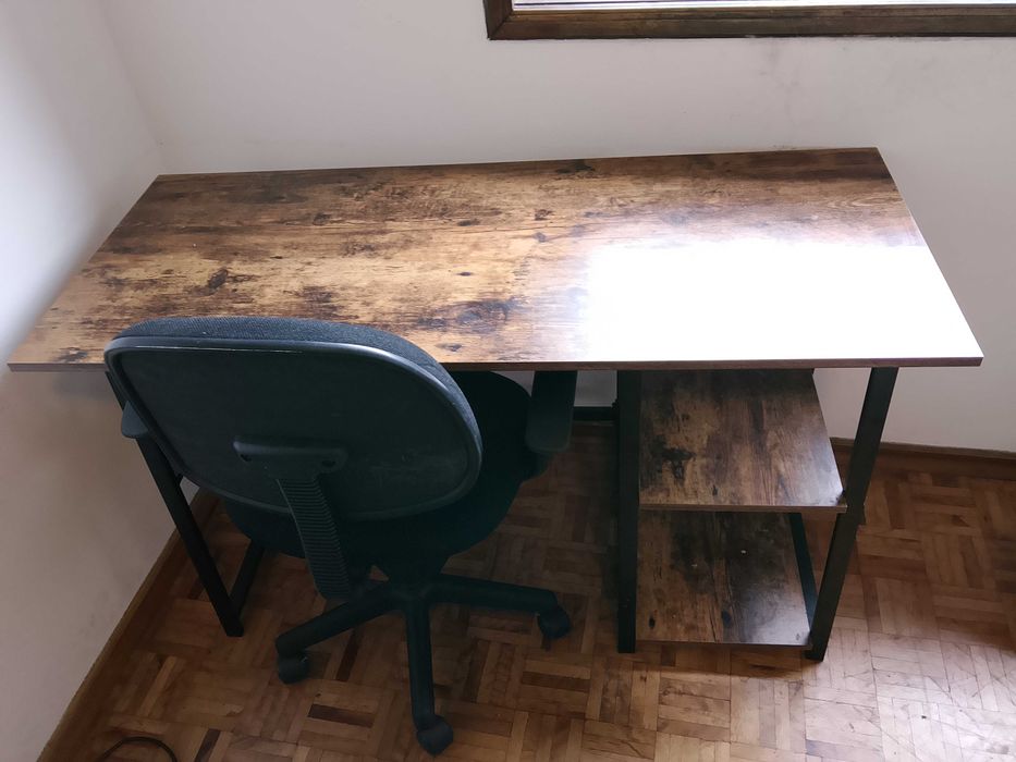 Secretaria e cadeira