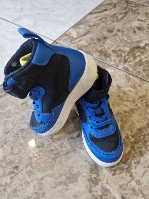 Buty dziecięce soniq  i spiderman r.24